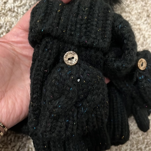 West loop hat and gloves set - Picture 7 of 9